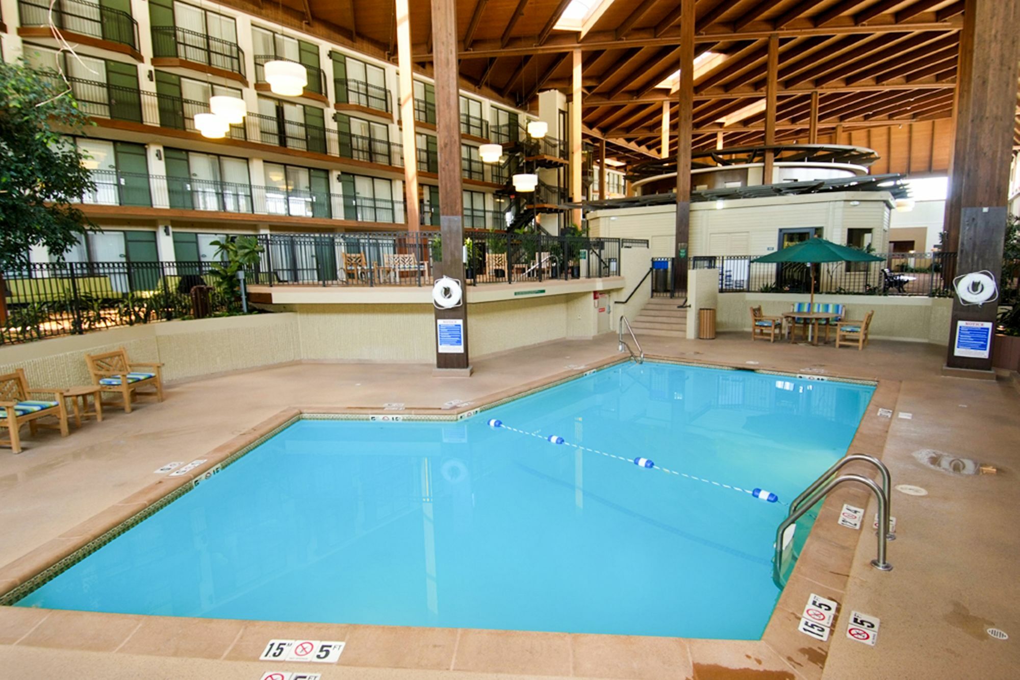 Radisson Hotel Lenexa Overland Park 외부 사진